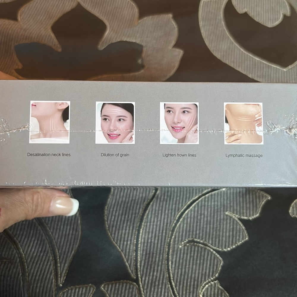 Dor 24K LED/EMS Neck, Face & Body Beauty Device BRAND NEW IN BOX/SEALED - Picture 4 of 11